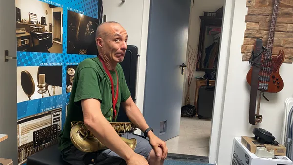 Howard Sie met saxofoon
